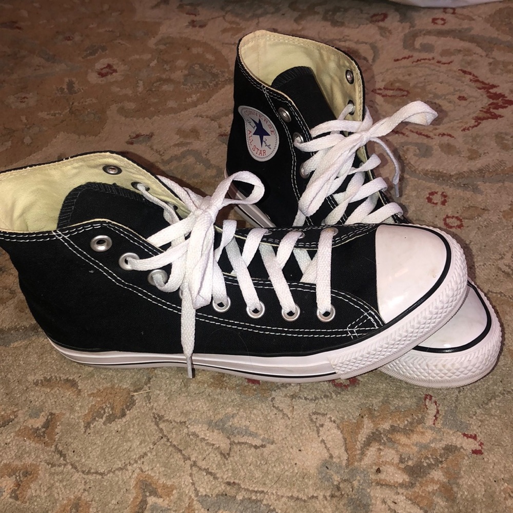 LIKE NEW CONVERSE